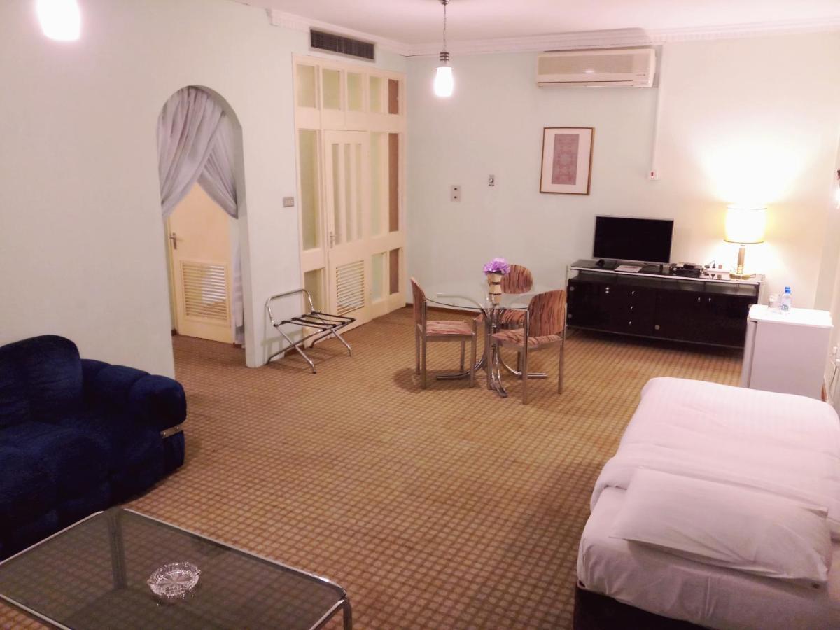 Oriental Palace Hotel Al-Manamah Bagian luar foto