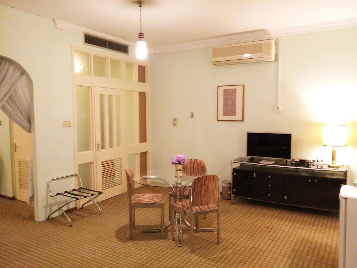 Oriental Palace Hotel Al-Manamah Bagian luar foto