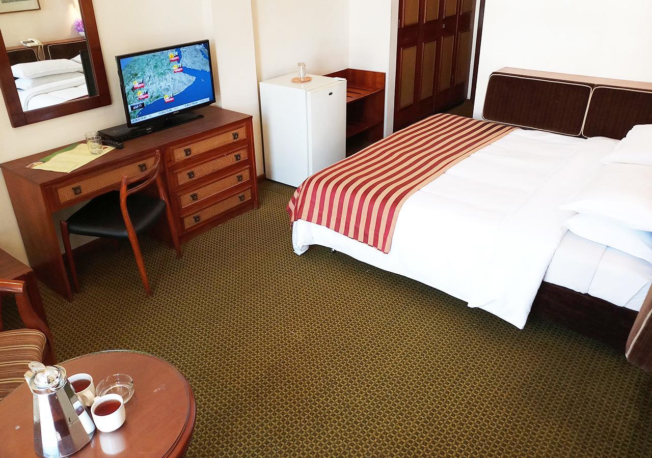 Oriental Palace Hotel Al-Manamah Bagian luar foto