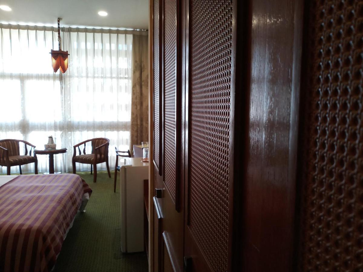 Oriental Palace Hotel Al-Manamah Bagian luar foto